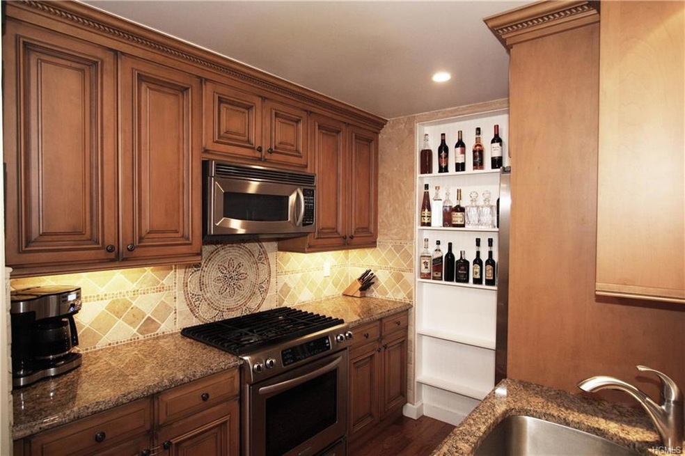 348 Central Park Ave unit C13, Scarsdale, NY 10583 - photo 1