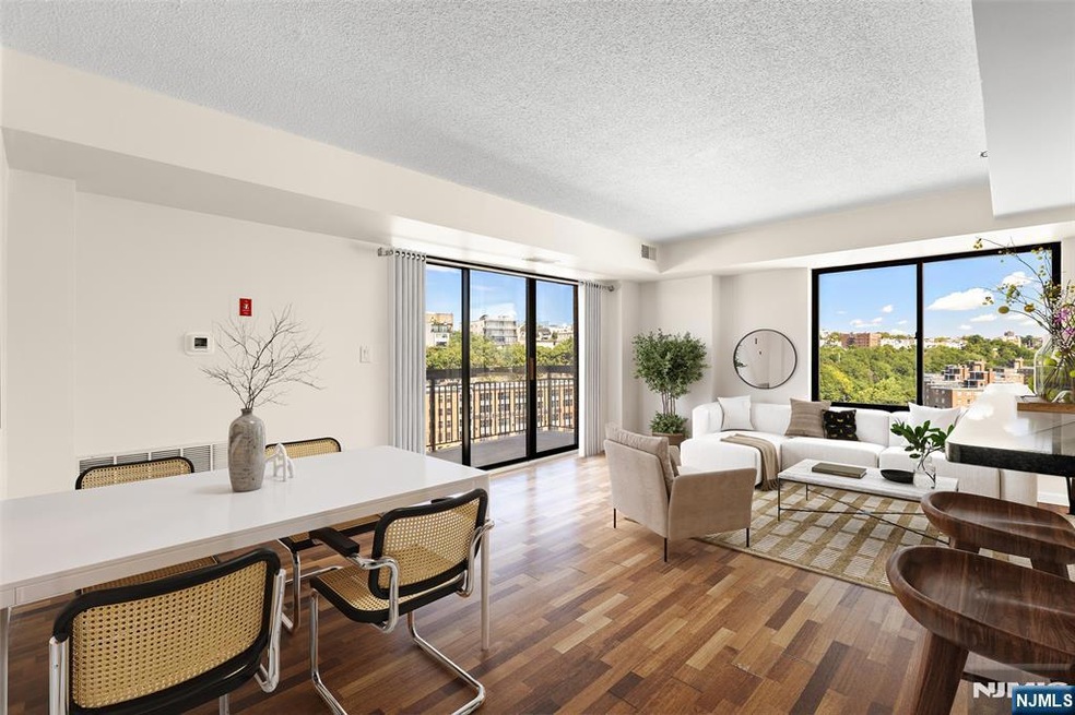 The Sky Club unit 12Q, Hoboken, NJ 07030 - photo 1