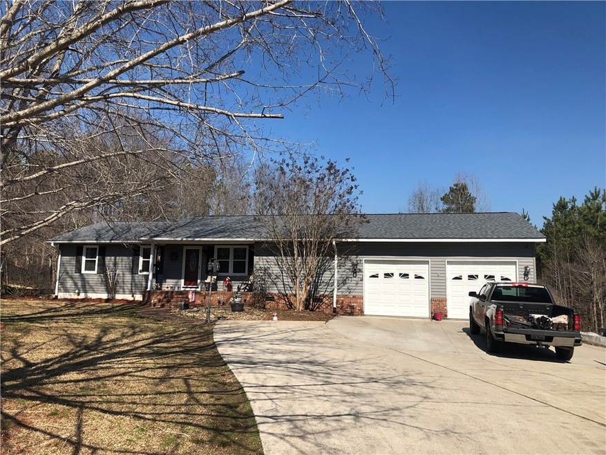 111 Hillcrest Ct, Walhalla, SC 29691 - photo 1