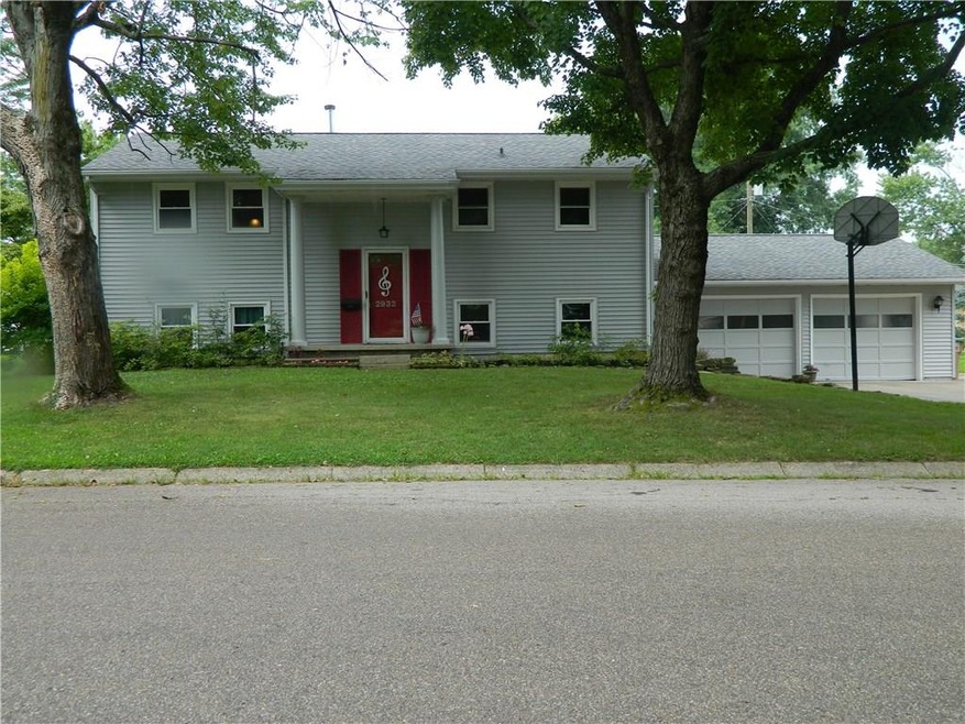 2932 Beech Dr, Columbus, IN 47203 - photo 1