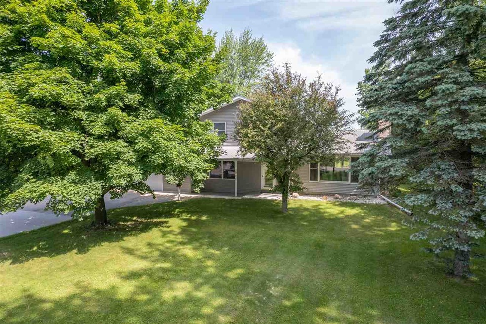 3055 E Monroe Rd, Midland, MI 48642 - photo 1