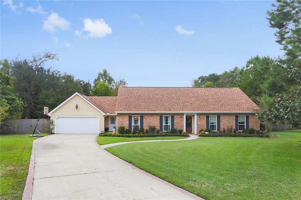 805 Bobolink Ct, Slidell, LA 70461 - photo 1