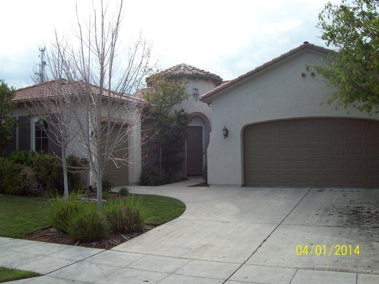 3230 Graybark Ave, Clovis, CA 93619 - photo 1