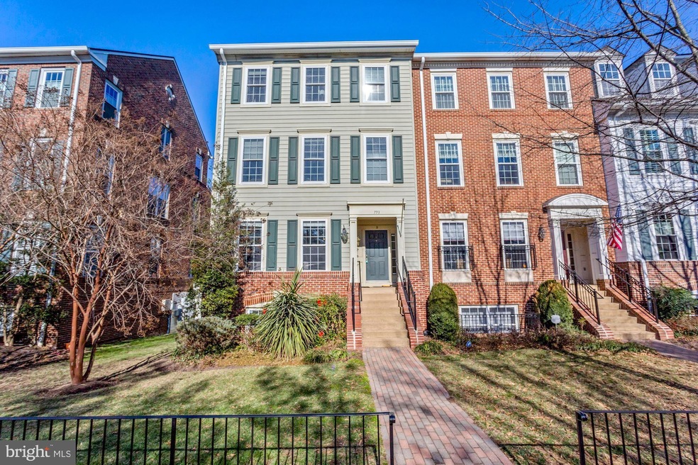 723 Massey Ln unit A, Alexandria, VA 22314 - photo 1