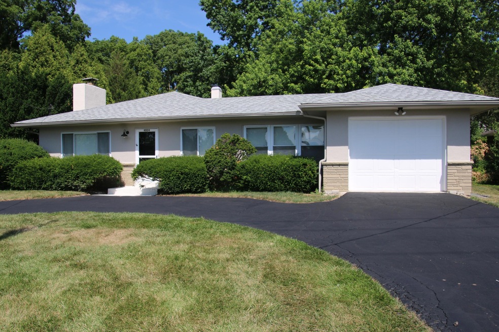 Front with Horseshoe Driveway
