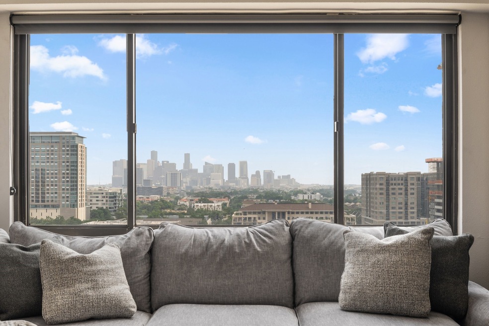 Gorgeous panoramic views of Houston's downtown sky