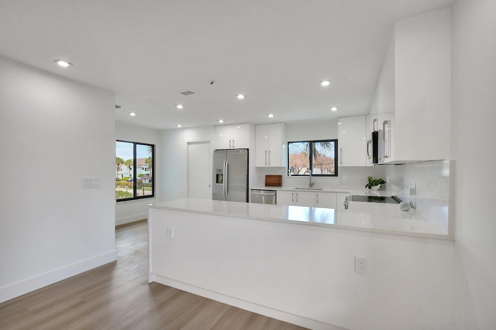 For Sale $649,900 • Co-Listing Agent