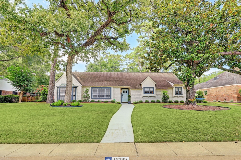 12106 Cobblestone Dr, Houston, TX 77024 - photo 1