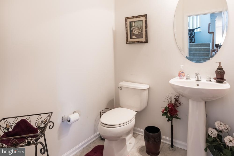 25091 Riding Center Dr, Chantilly, VA 20152 - photo 1