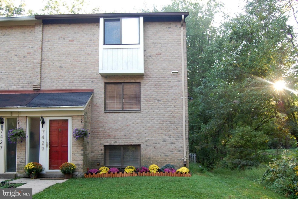 7429 Hickory Log Cir, Columbia, MD 21045 - photo 1