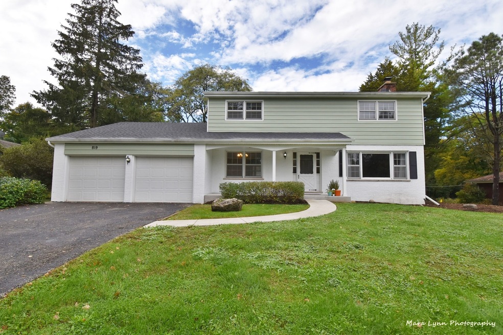 819 Mandrake Dr, Batavia, IL 60510 - photo 1