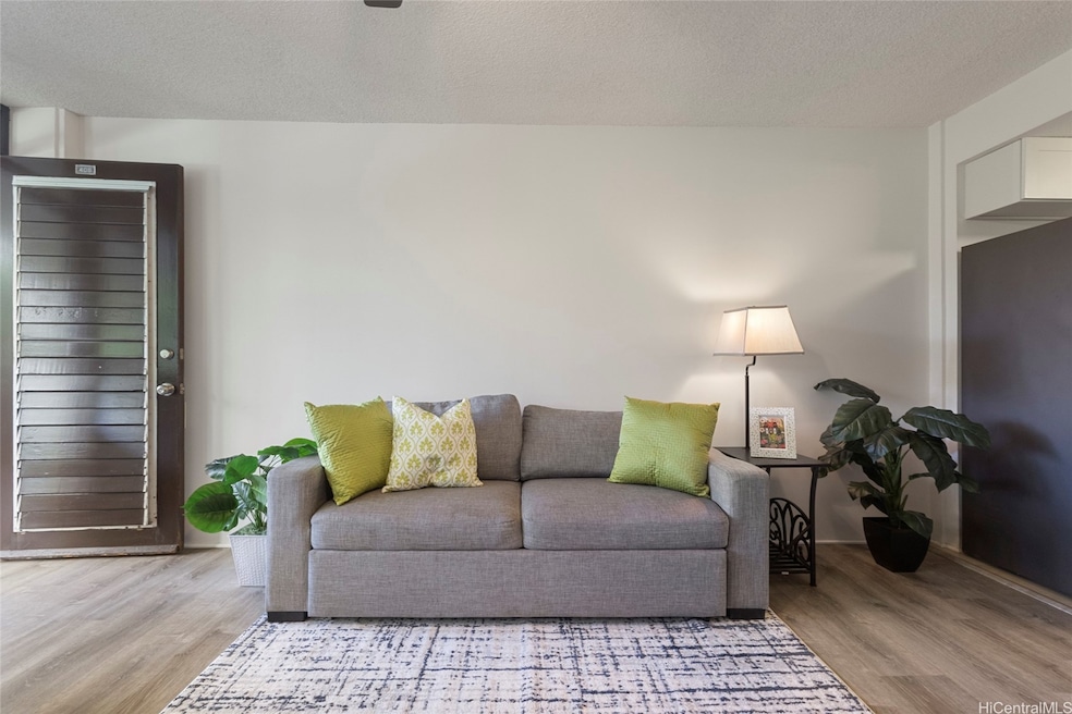 The Kalia unit 405C, Honolulu, HI 96815 - photo 1