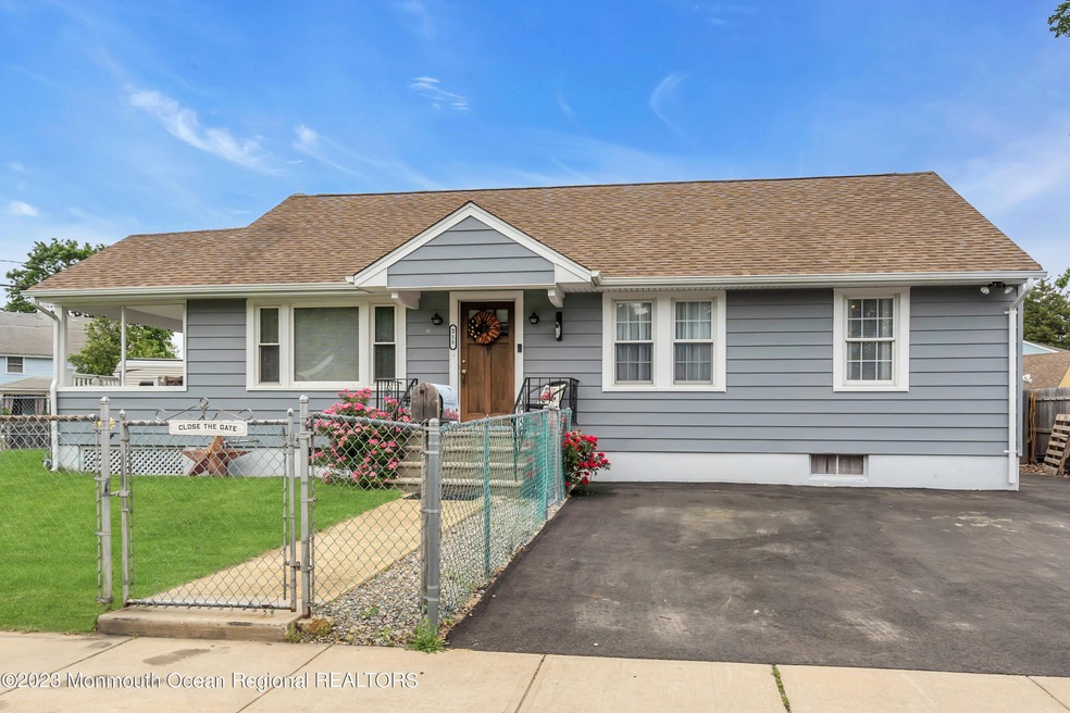 215 Elm St, Lakehurst, NJ 08733 - photo 1