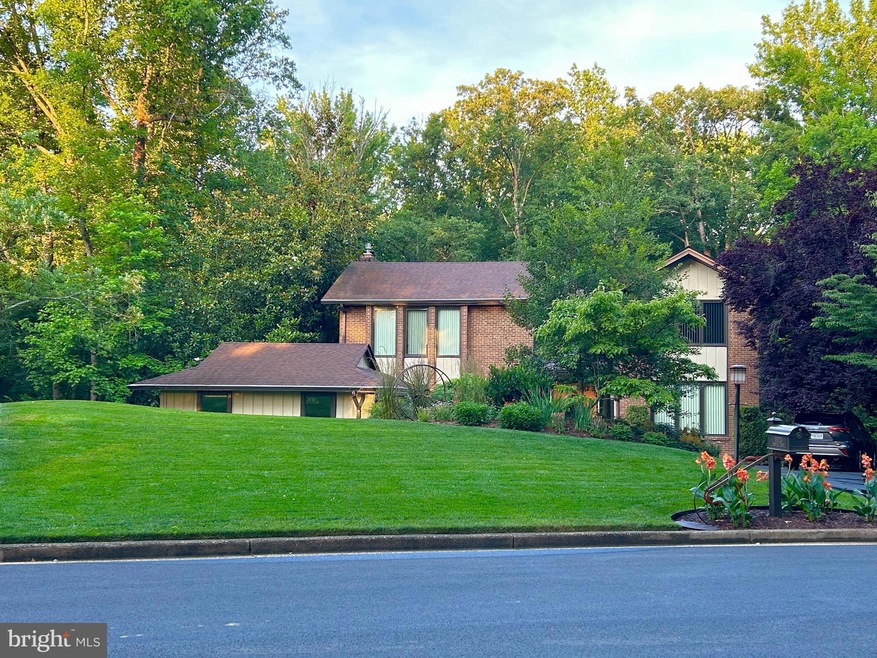 3323 Mantua Dr, Fairfax, VA 22031 - photo 1