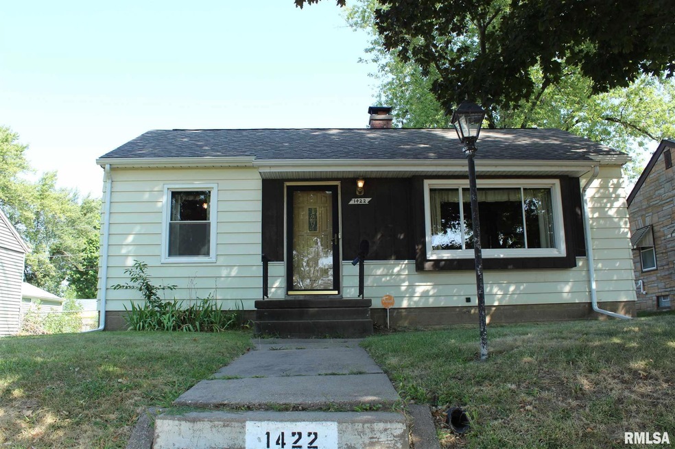 1422 W 36th St, Davenport, IA 52806 - photo 1