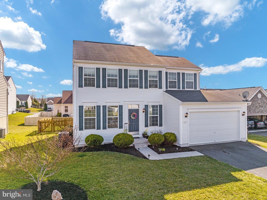 127 Bugatti Ct, Inwood, WV 25428 - photo 1