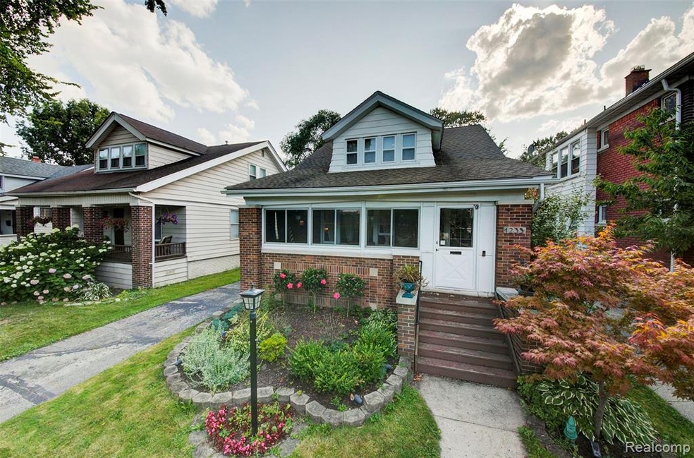 1233 Beaconsfield