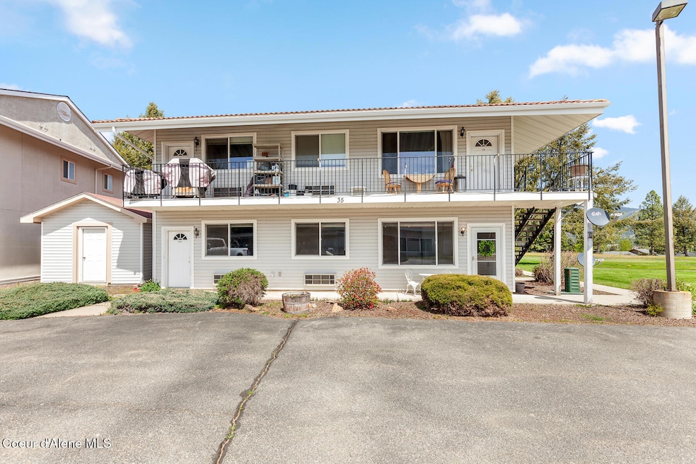 35FairwayDr-1