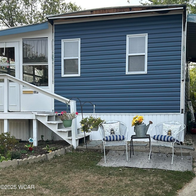 1113 Crestwood Dr, Lima, OH 45805 - photo 1