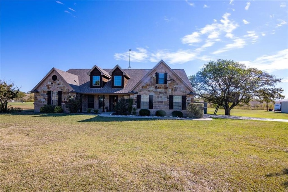 140 Heritage Pkwy E, Decatur, TX 76234 - photo 1