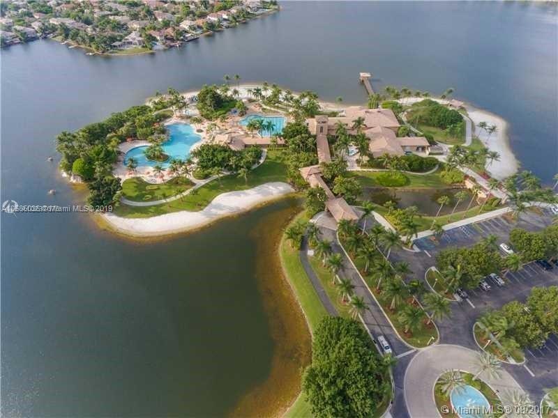 6772 NW 111th Ave, Doral, FL 33178 - photo 1