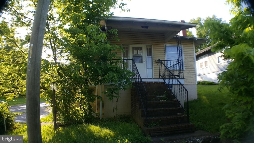 496 N Massanutten St, Strasburg, VA 22657 - photo 1