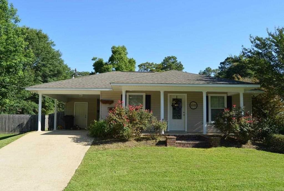 114 Shepherd Dr, Pineville, LA 71360 - photo 1