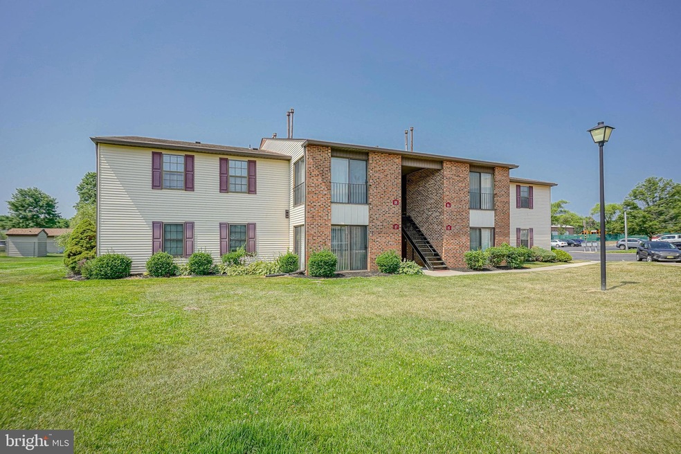 16 Uxbridge Place unit T7, Sewell, NJ 08080 - photo 1