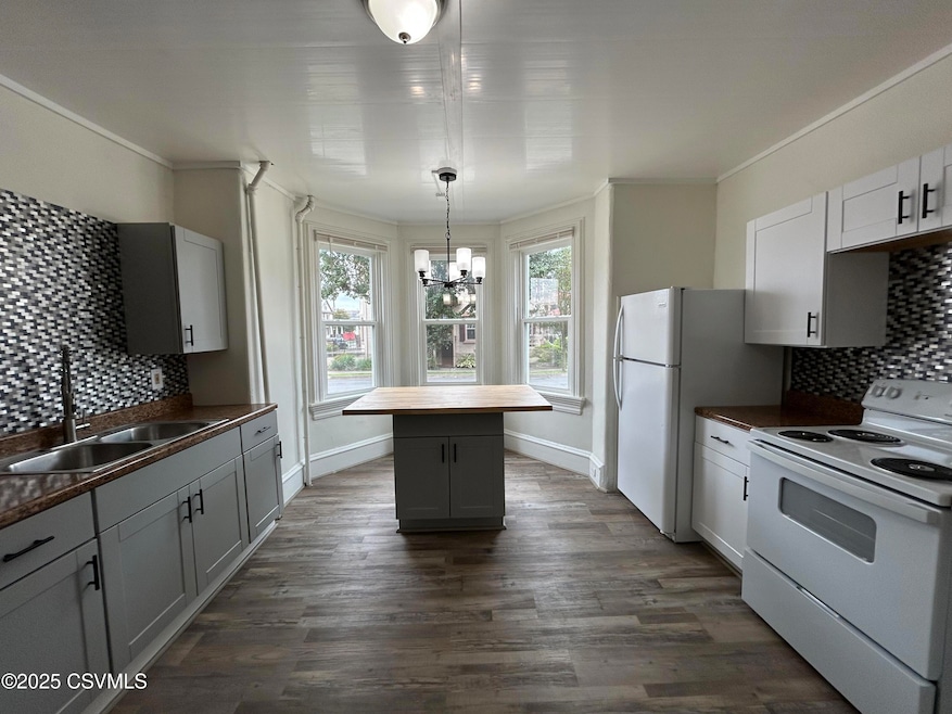 For Rent $1,100/month