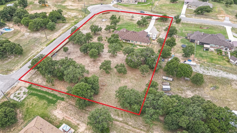 306 Kendall Cir, Weatherford, TX 76088 - photo 1