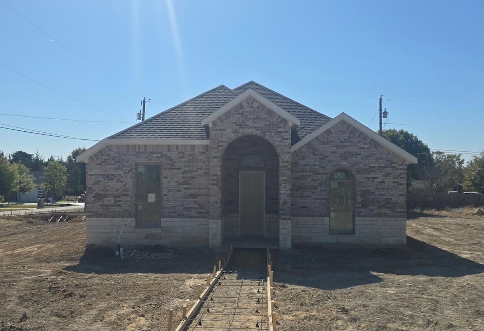 101 E Southbrook Dr, Glenn Heights, TX 75154 - photo 1