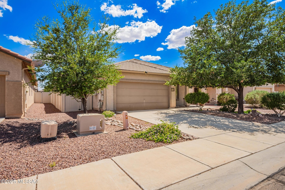 20927 E Frontier Rd, Red Rock, AZ 85145 - photo 1