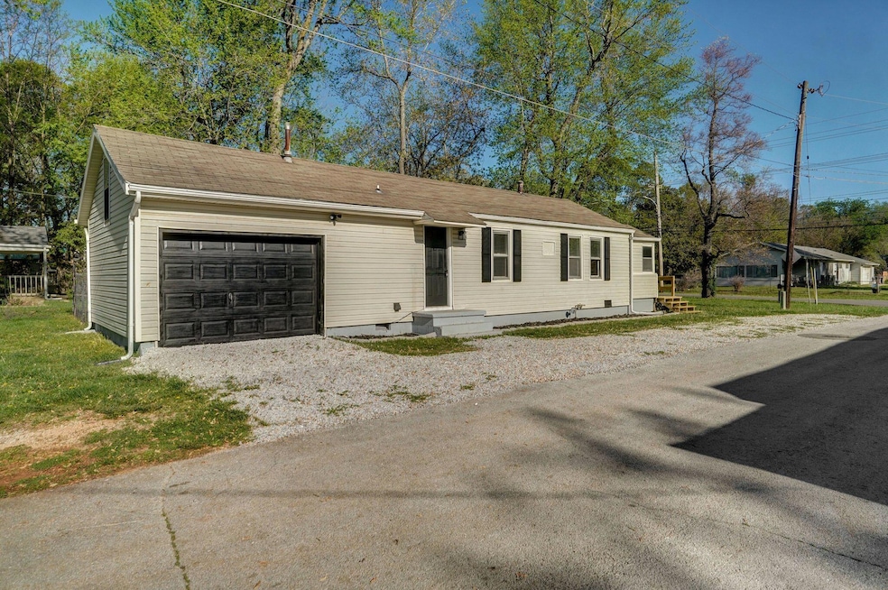 2842 E Cherry St-4