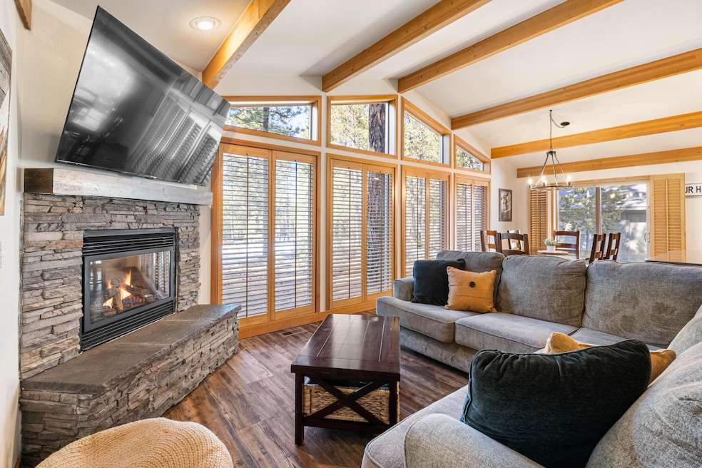 08-Living Room