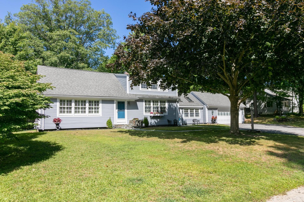 41 Stonybrook Rd Cape-large-001-055-Fron