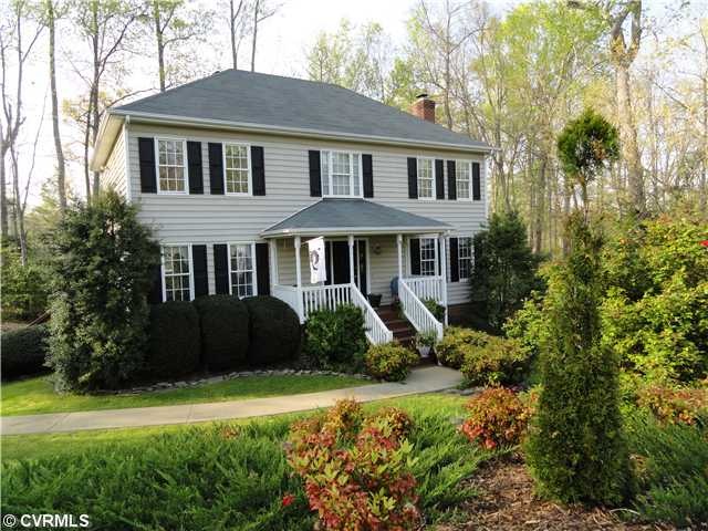 Exterior Front - Fantastic landscaping and a perfe