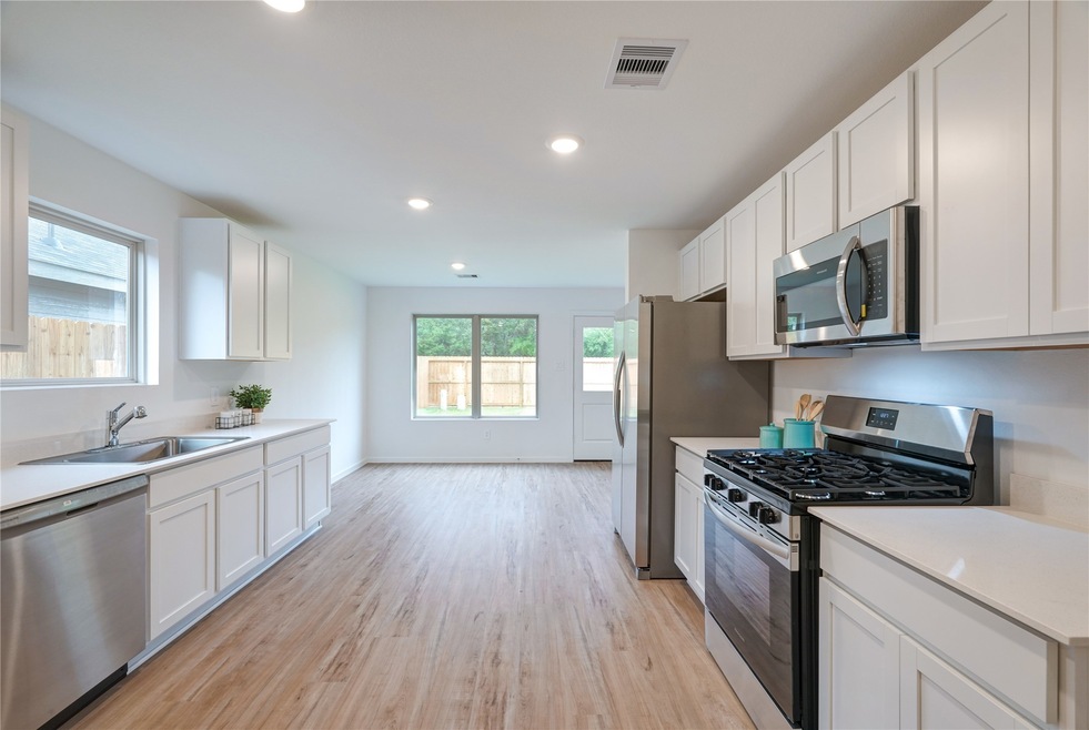 17914 Becker Landing Dr, Hockley, TX 77447 - photo 1