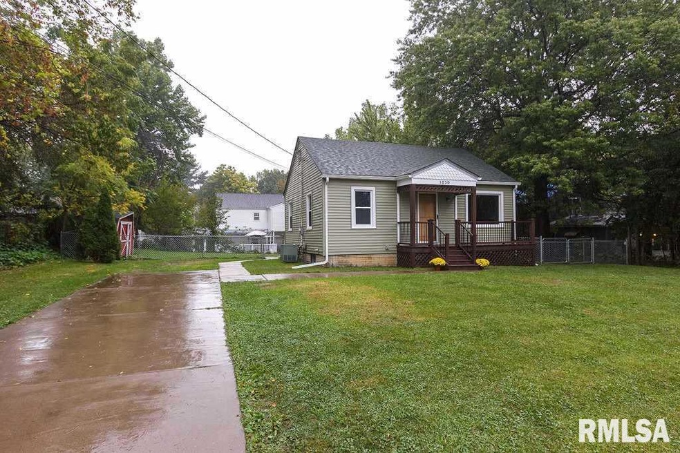 1030 E 18th St, Davenport, IA 52803 - photo 1