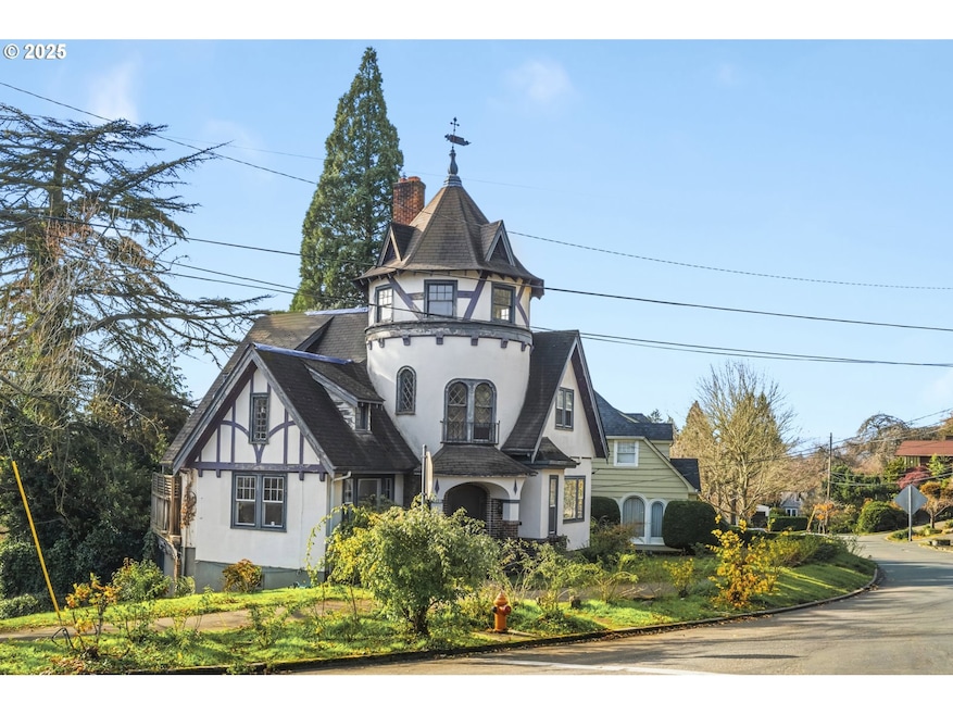 3880 NE Wistaria Dr, Portland, OR 97212 - photo 1