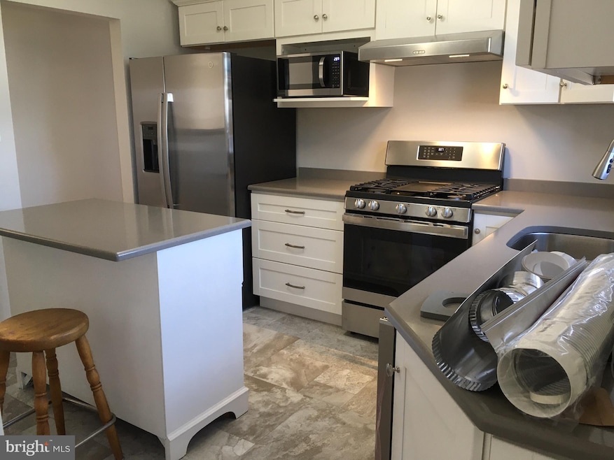 310 S Dupont Rd, Newport, DE 19804 - photo 1