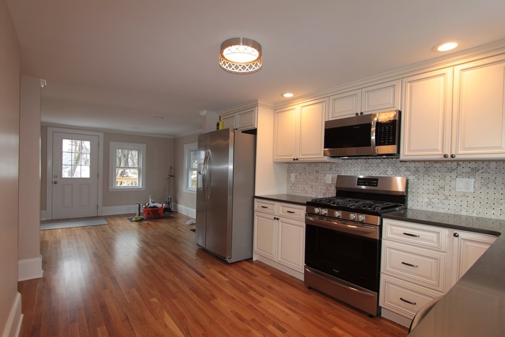 15 Deane Ave unit 2, Winthrop, MA 02152 - photo 1