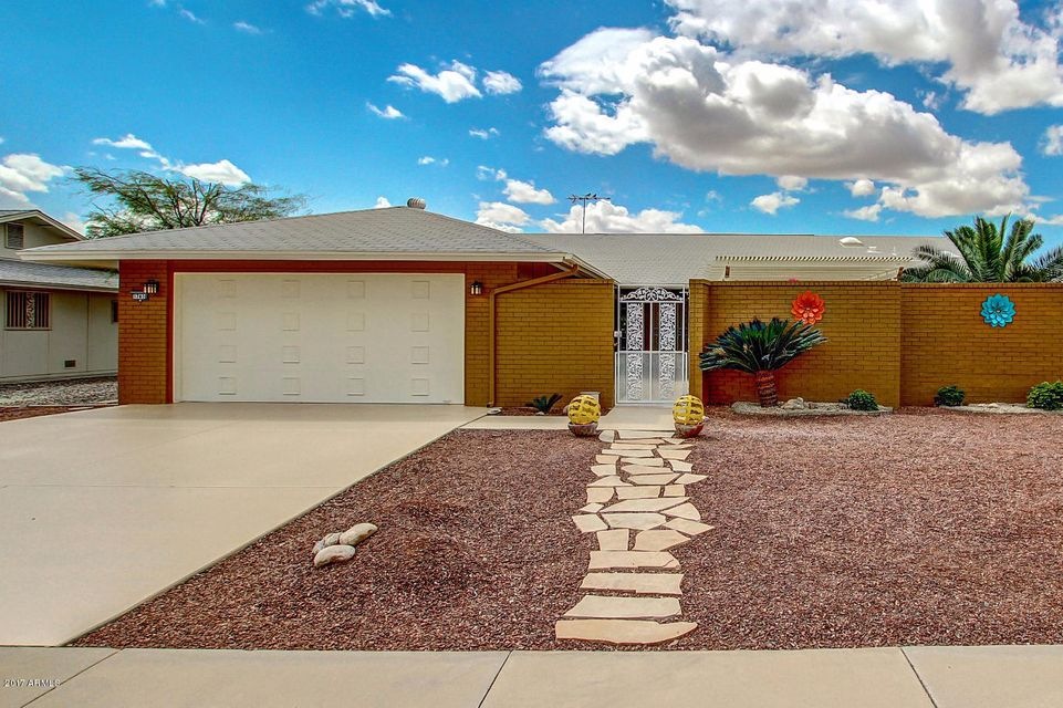 17410 N Hitching Post Dr, Sun City, AZ 85373 - photo 1