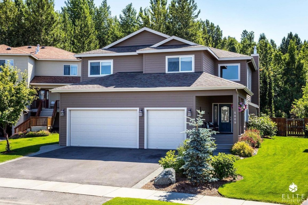 Crown Pointe Home in Westpark