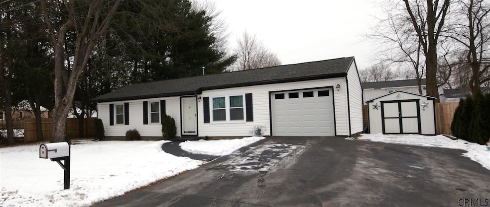 34 Winslow Dr, Schenectady, NY 12309 - photo 1