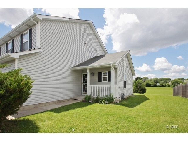 912 Tralee Ct, Gurnee, IL 60031 - photo 1