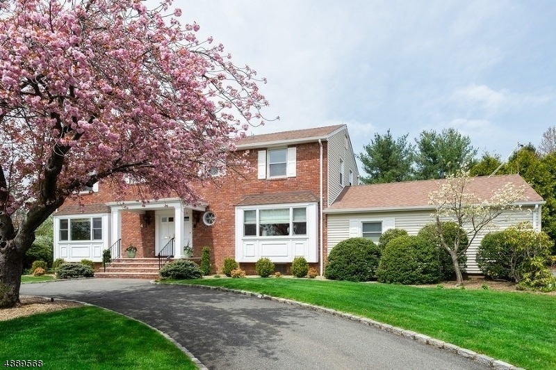 4 Tremont Terrace, Livingston, NJ 07039 - photo 1