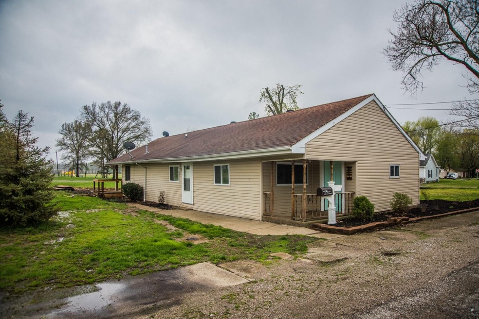 123 W Coal St, Bicknell, IN 47512 - photo 1