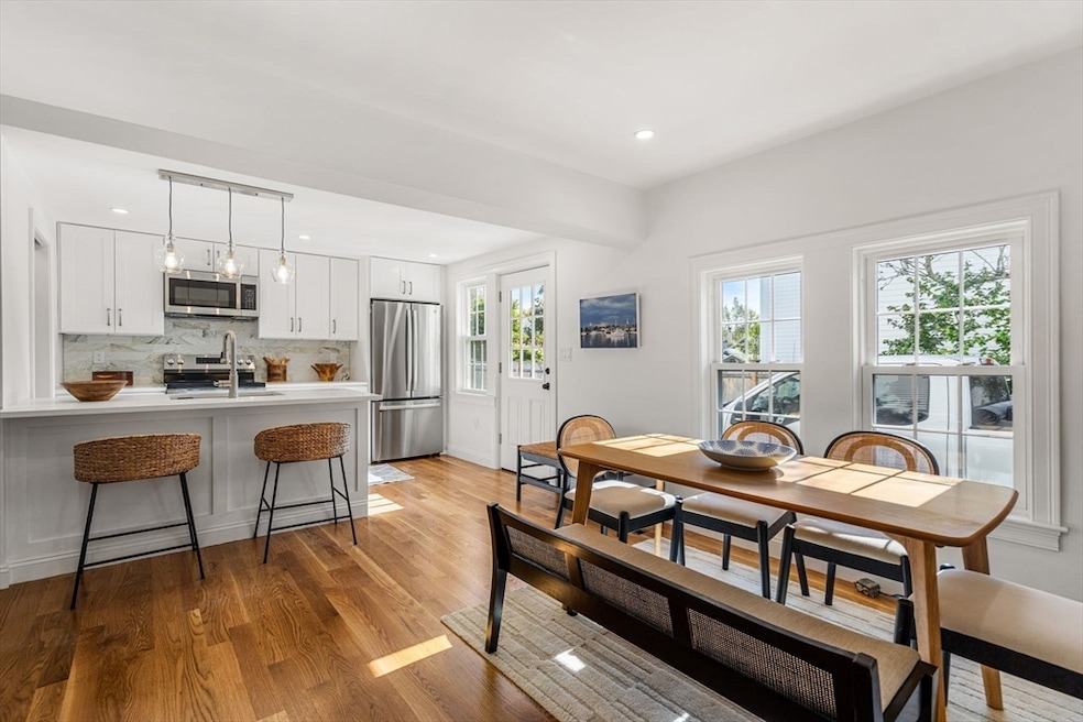 113 Prospect St unit B, Newburyport, MA 01950 - photo 1