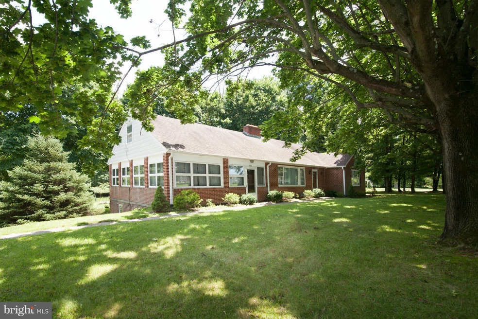 5753 Oakland Rd, Sykesville, MD 21784 - photo 1