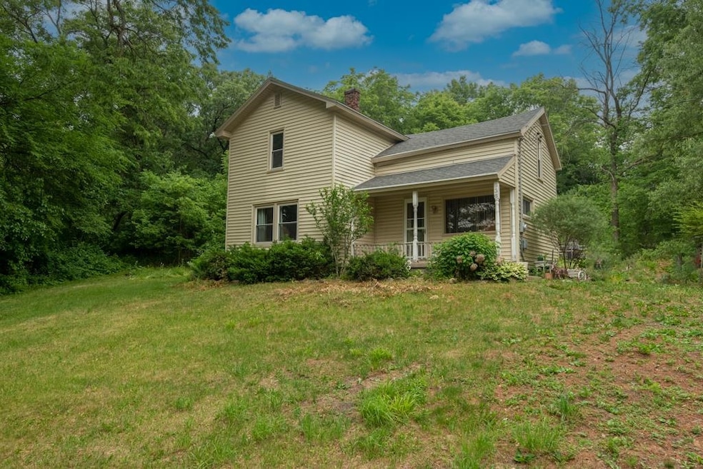 936 W Happy Hollow Rd, Janesville, WI 53546 - photo 1